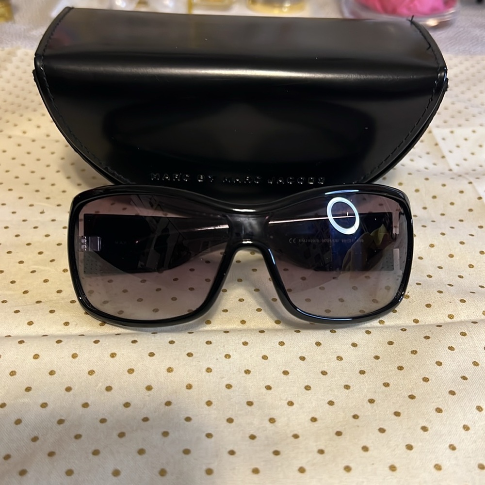 MARC JACOBS sunglasses with hard case